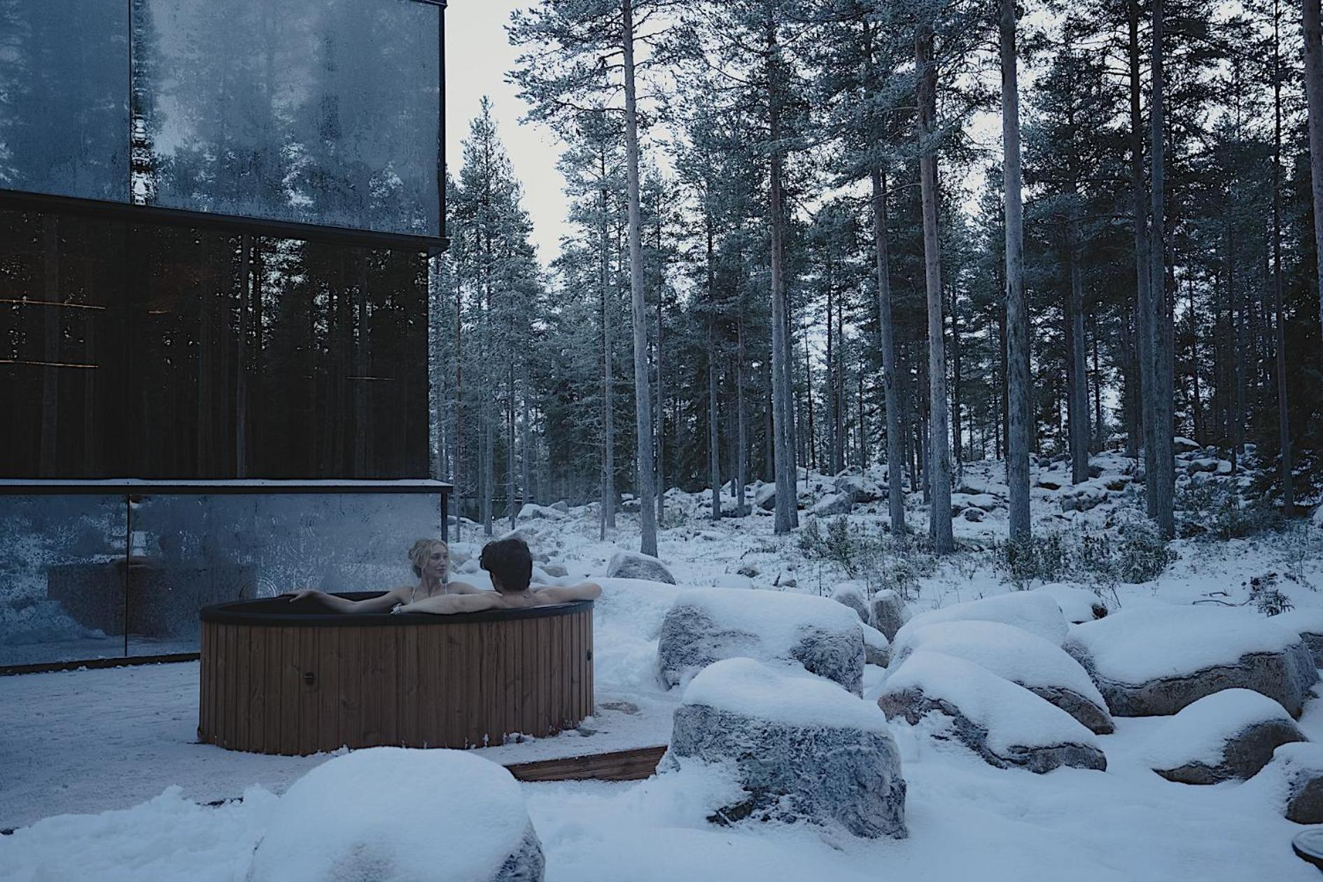 Invisible Forest Lodge 罗瓦涅米 外观 照片